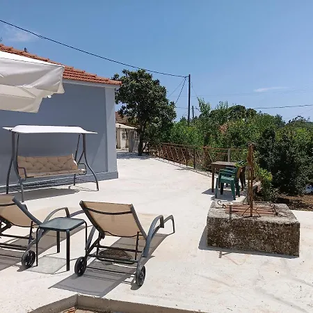 度假居 Artemis Traditional House