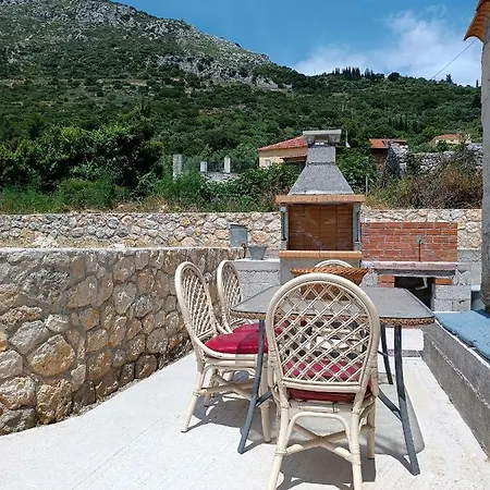 Artemis Traditional House 度假居