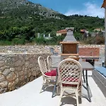 Artemis Traditional House Nyaraló