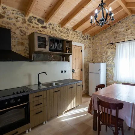 Artemis Traditional House Holiday home Valerianos