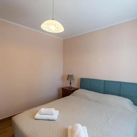 Artemis Traditional House * Valerianos